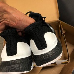 Ultra Boost “Orca” worn 3 times, so fresh so clean